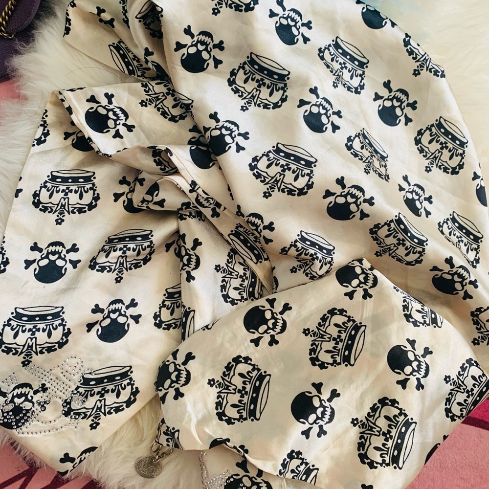 Large scarf - Picture 3 of 4
